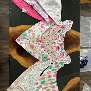 9 x various branded bib set